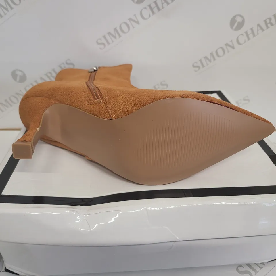 BOXED SERGIO TODZI CAMEL HEELED ANKLE BOOTS - SIZE 39