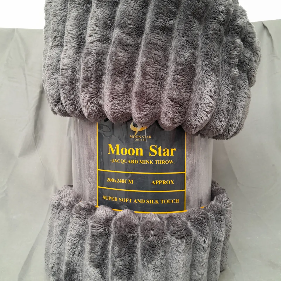 MOON STAR JACQUARD MINK THROW IN CHARCOAL (200 X 240CM)