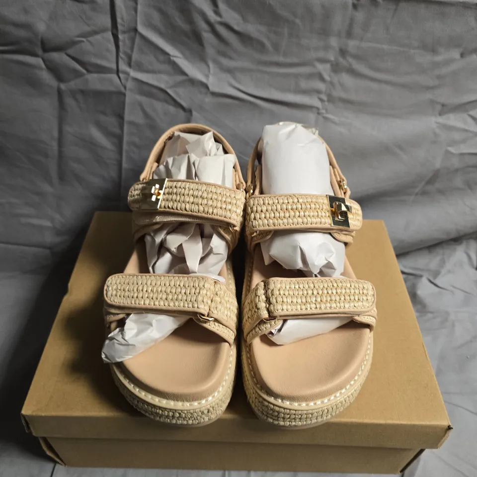 BOXED PAIR OF STEVE MADDEN BIGMONA SANDALS - UK SIZE 5