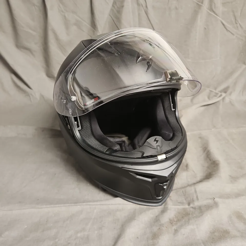 SCORPION EXO MOTORCYCLE HELMET IN MATT BLACK
