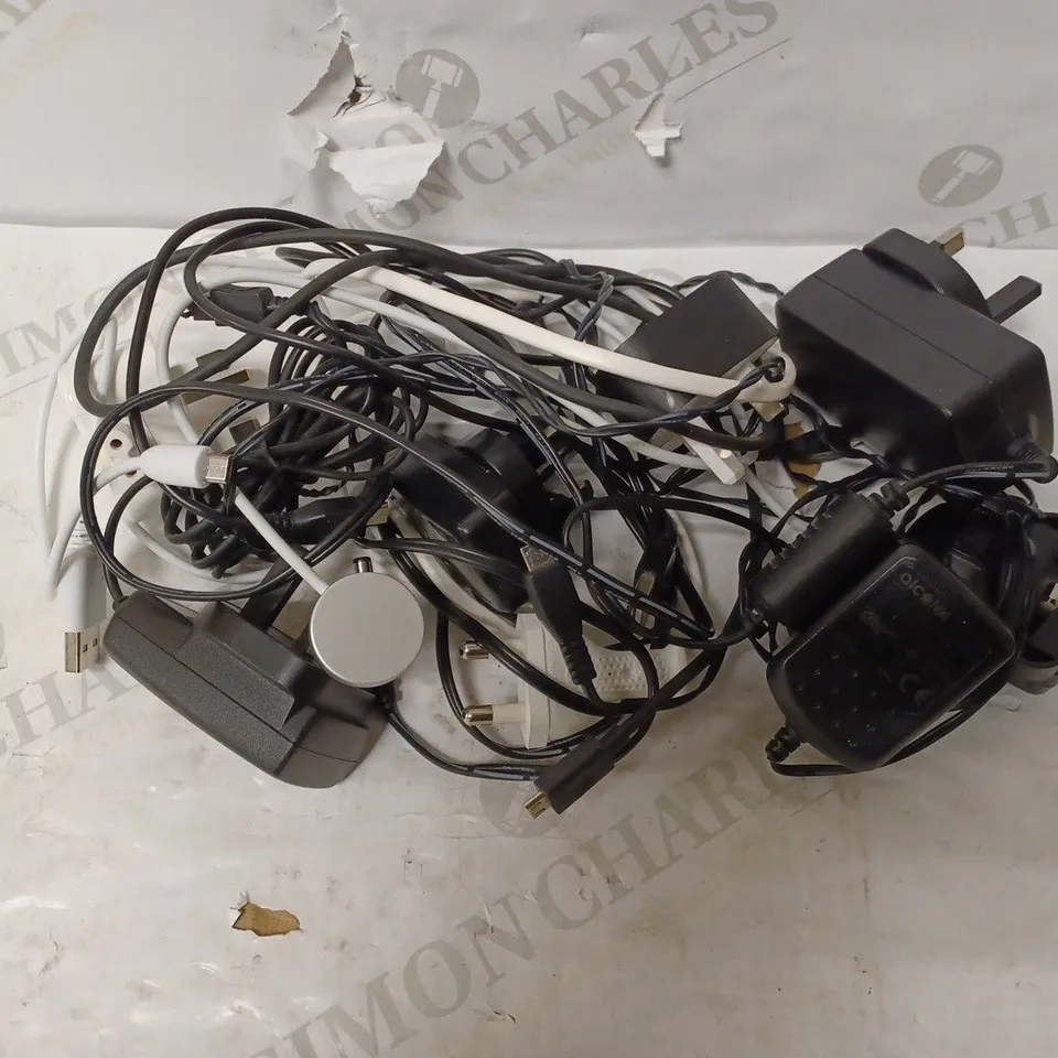 LOT OF APPROX. 10 MIXED CHARGERS INCLUDING MICRO USB