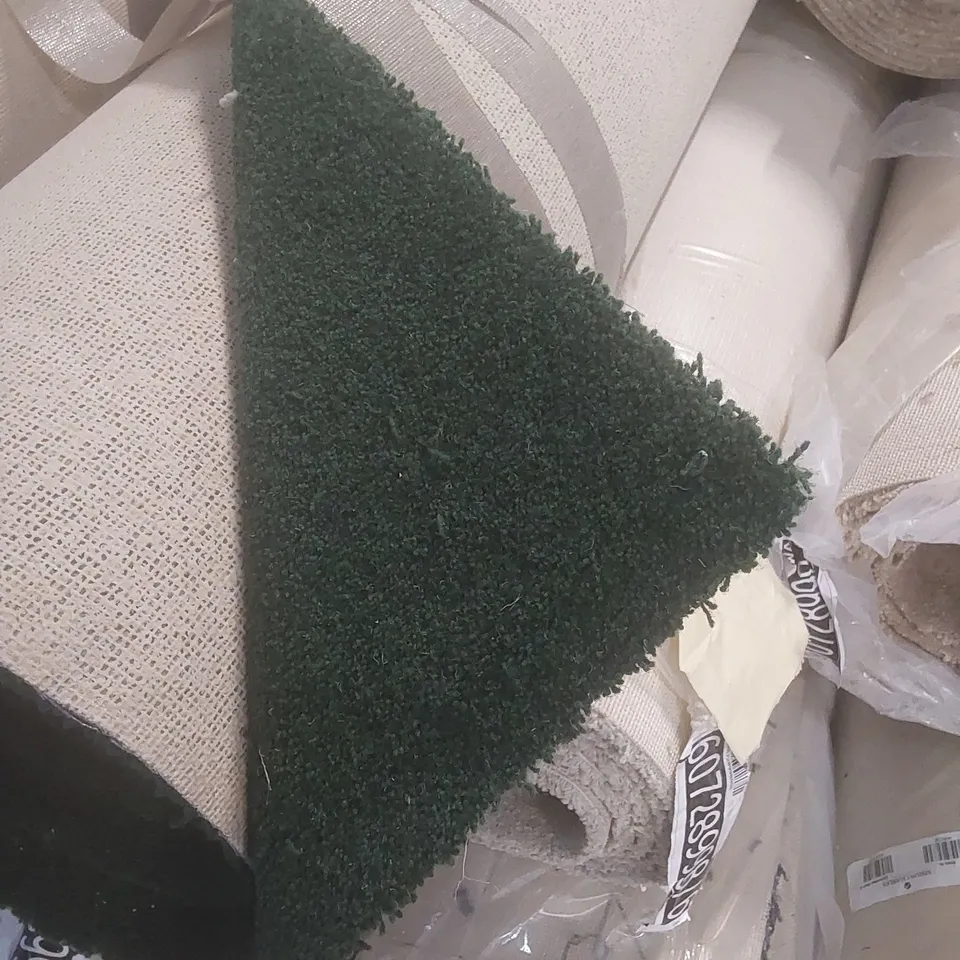 ROLL OF QUALITY CARPET // SIZE: APPROX 4 X 6m