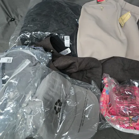 APPROXIMATELY 35 ASSORTED CLOTHING ITEMS IN VARIOUS SIZES, STYLES & COLOURS TO INCLUDE BRANDS SUCH AS HOLLISTER, ALO, M&S, ETC - COLLECTION ONLY