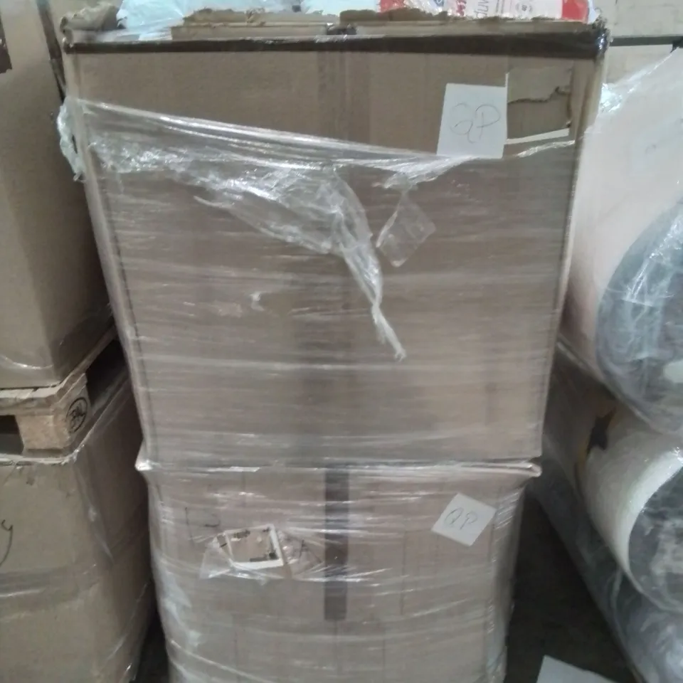 PALLET CONTAINING VARIOUS PILLOWS, WEIGHTED BLANKETS, BODY PILLOWS AND BEDDING ETC.