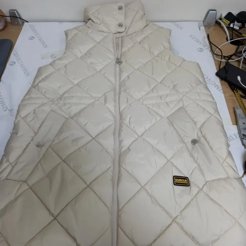 BARBOUR CRUISER GILET IN WHITE - UK 12