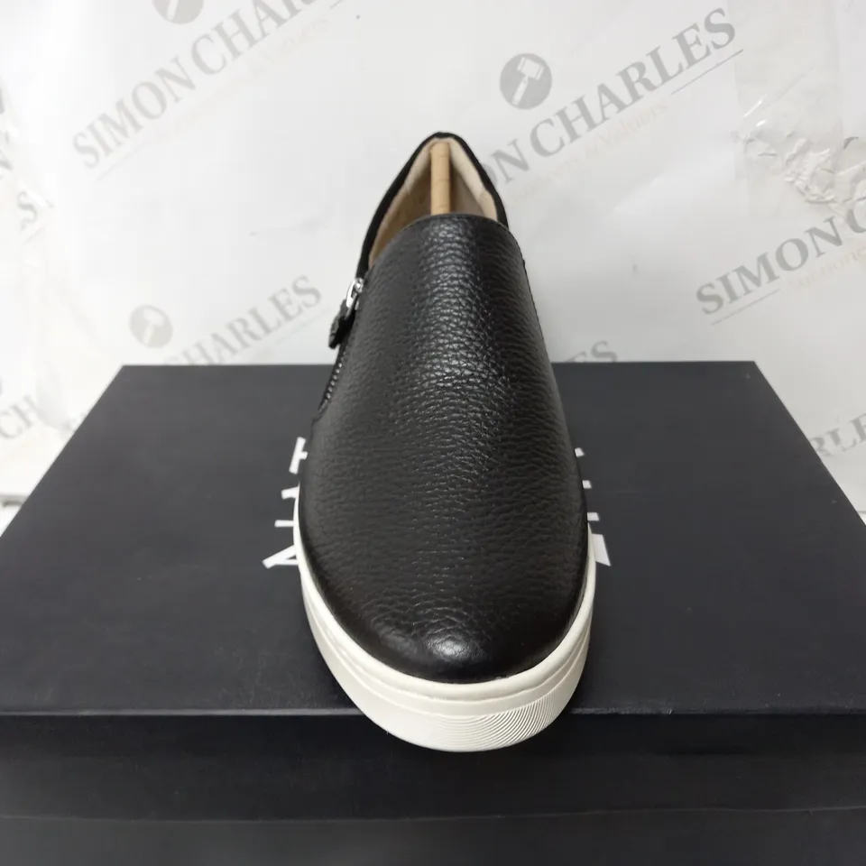BOXED PAIR OF NATURALIZER PLATFORM SLIP ON SHOES BLACK - SIZE 7