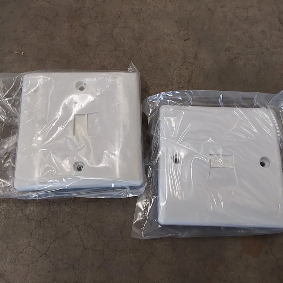 PALLET OF APPROXIMATELY 6840 FLUSH UK TELEPHONE EXTENSION SOCKETS WITH IDC TERMINALS 