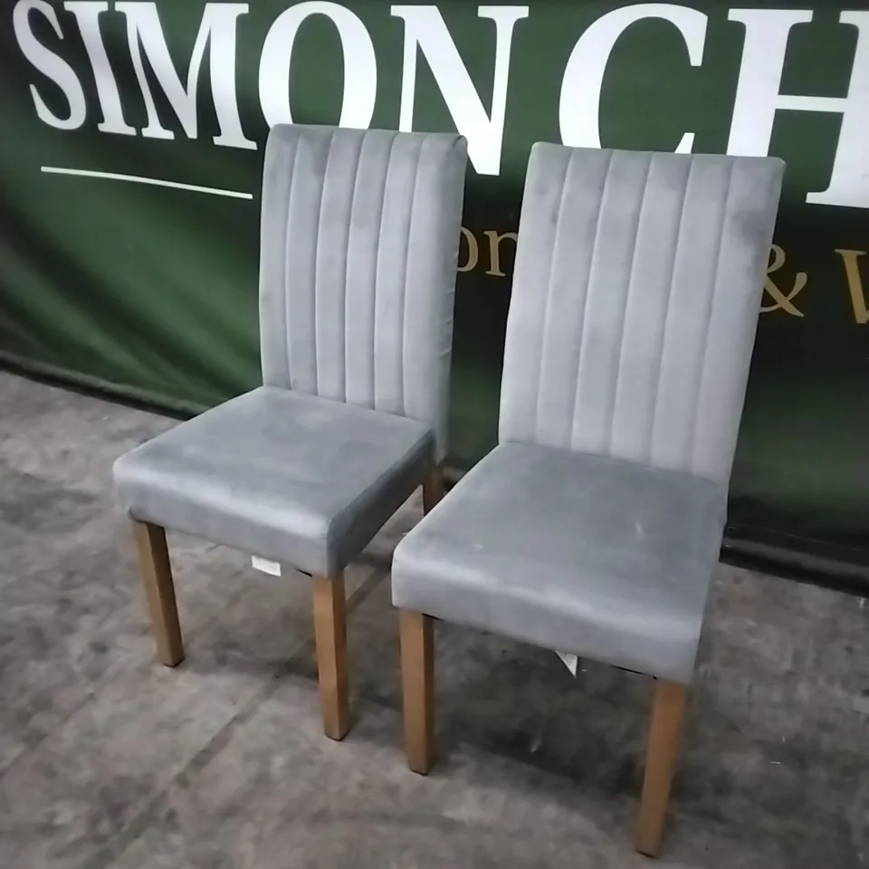 SET OF 2 DESIGNER SALISBURY DINING CHAIRS IN CLASSIC GREY VELVET AND OAK SOLID HARDWOOD LEGS