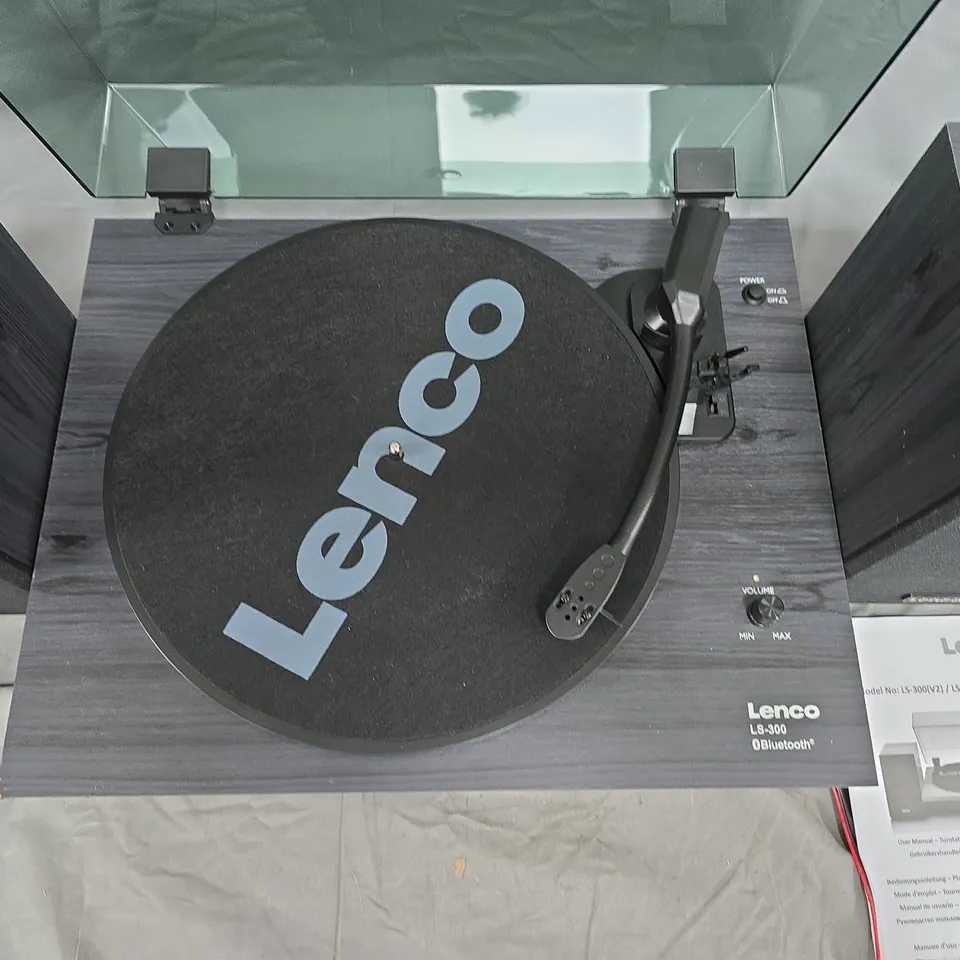 LENCO LS-300 BLUETOOTH TURNTABLE SYSTEM WITH TWO SPEAKERS
