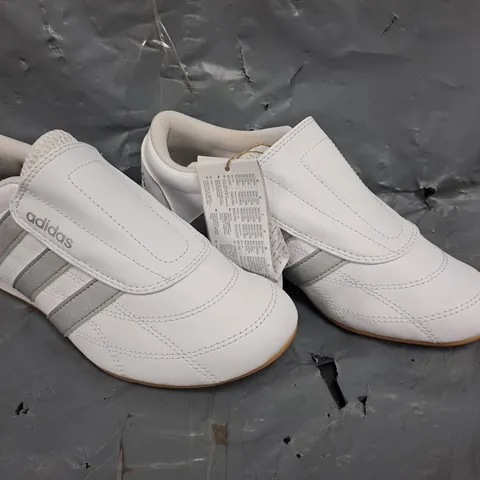 BOXED PAIR OF ADIDAS TEKWEN SHOES IN WHITE SIZE UK 4
