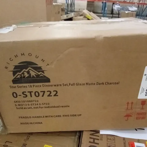 BOXED 18 PIECE STONEWARE DINNERWARE SET - SERVICE FOR 6