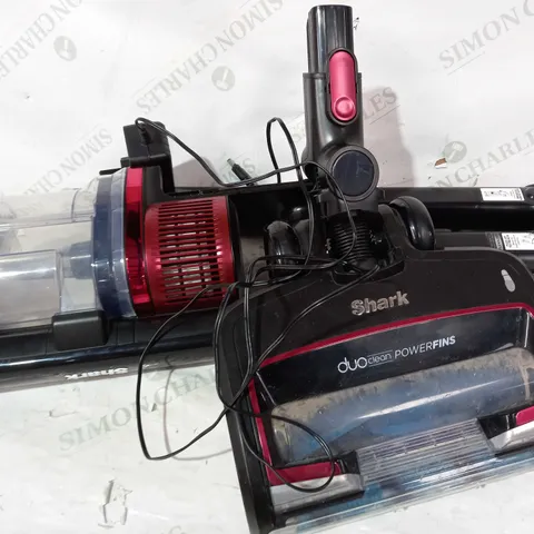 SHARK COMPLETE HOME CORDLESS STICK VACUUM