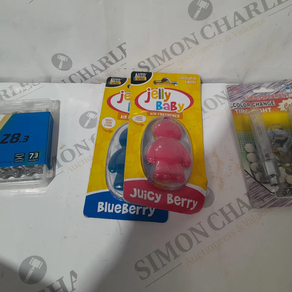 BOX OF APPROX. 20 AUTO ITEMS TO INCLUDE- 8 SPEED CHAIN, BIKE LIGHTS, JELLY BABY AIR FRESHENERS