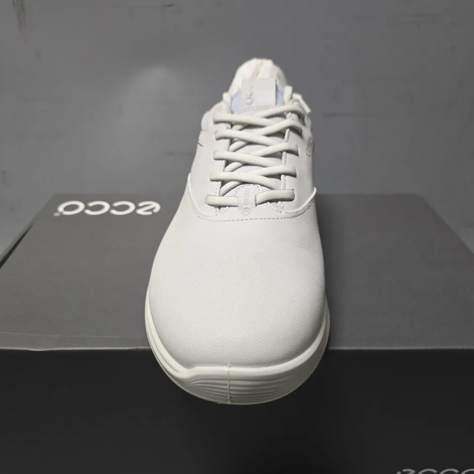 BOXED ECCO M GOLF TRAINERS IN WHITE - UK 9-9.5