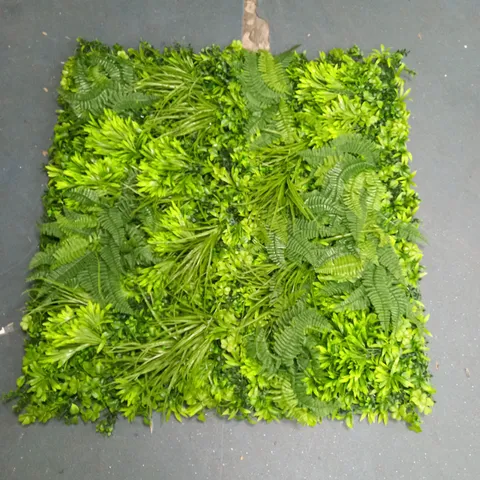 BUNDLE BERRY BY AMANDA HOLDEN LIVING WALL - COLLECTION ONLY