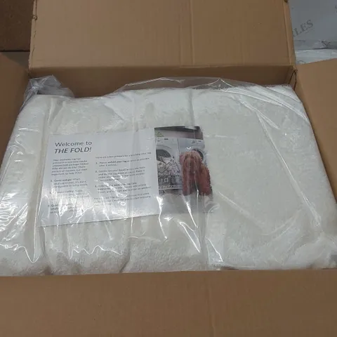 BOXED SOLID MACHINE WOMEN / POWER LOOMED OFF-WHITE RUG - 4 x 6'