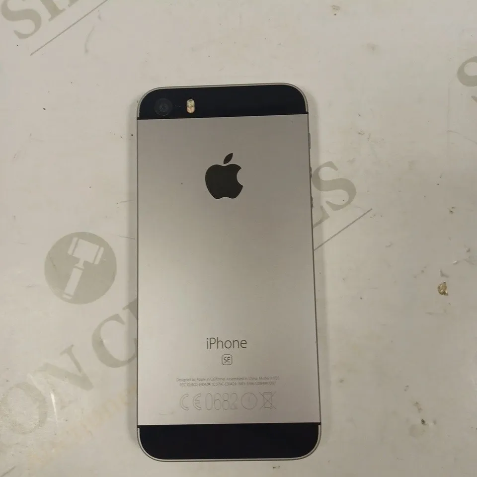 APPLE IPHONE SE SMARTPHONE 