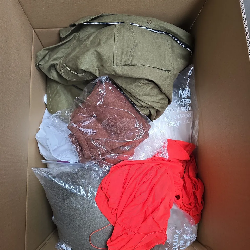 LARGE BOX OF APPROXIMATELY 20 ASSORTED CLOTHING ITEMS IN VARIOUS SIZES, STYLES AND COLOUR 