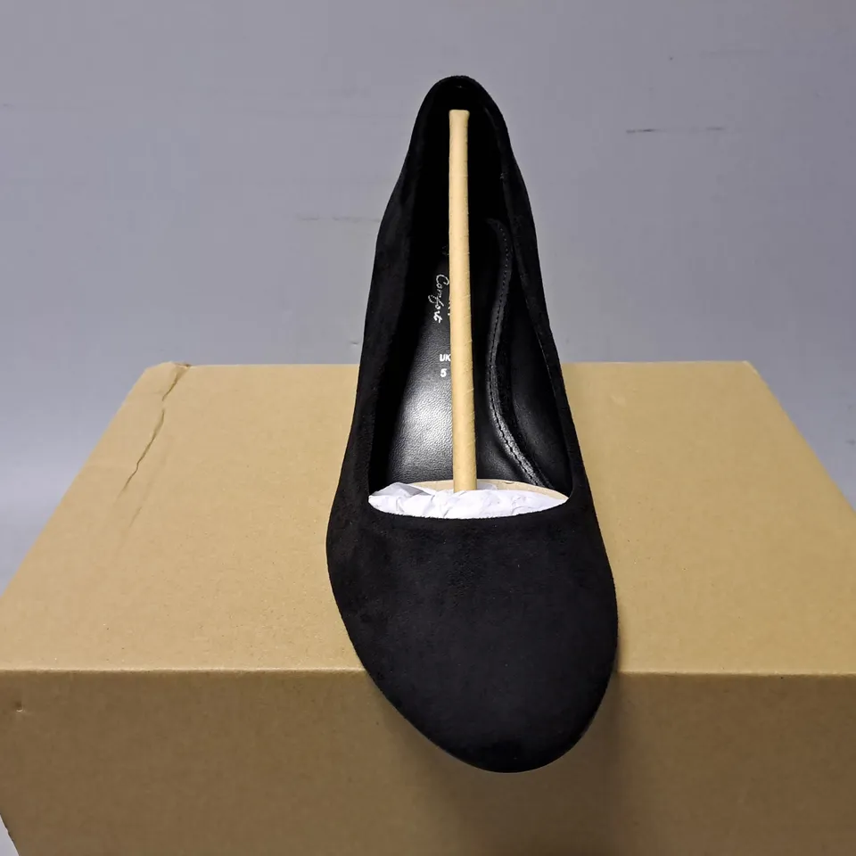 BOXED BY VERY WEDGE BLACK SHOES - SIZE 5