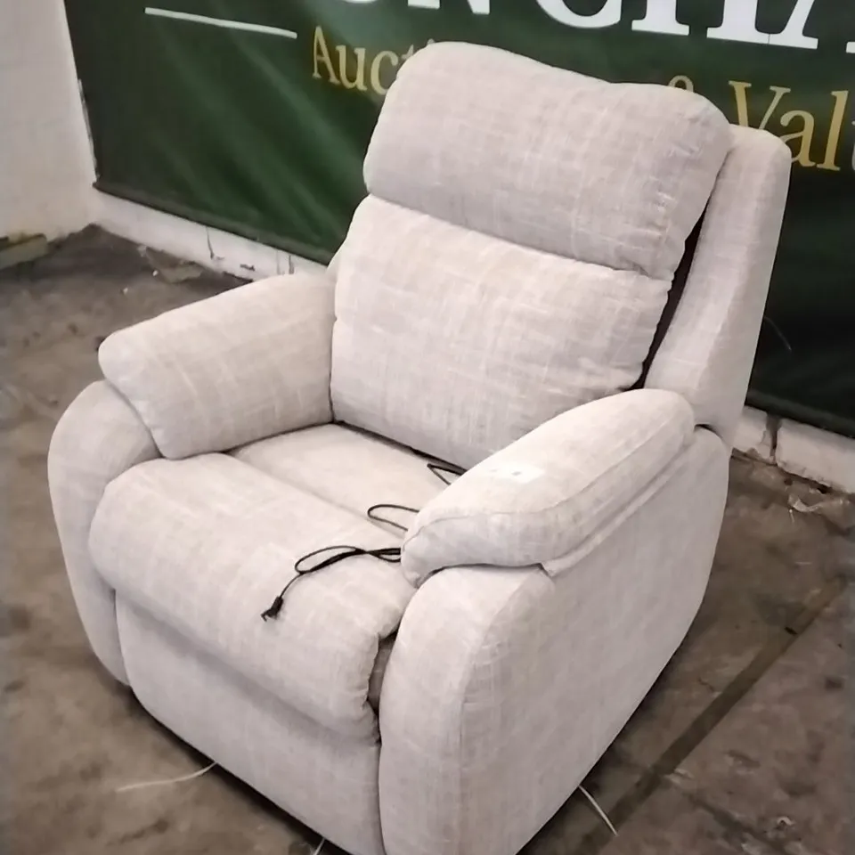 QUALITY BRITISH DESIGNED & MANUFACTURED G PLAN KINGSBURY POWER RECLINER ARMCHAIR HASCOMBE SAND FABRIC