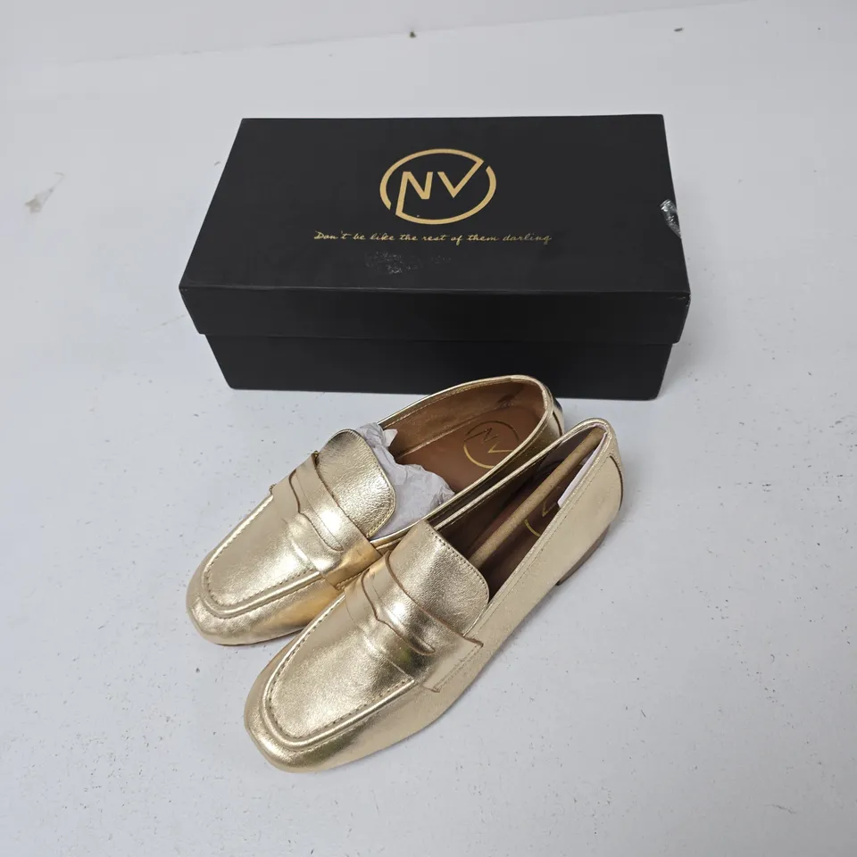 ZOIE NV GOLD LEATHER LOAFERS – UK 4