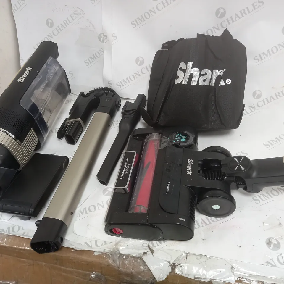 BOXED SHARK STRATOS CORDLESS VACUUM IZ400UKT
