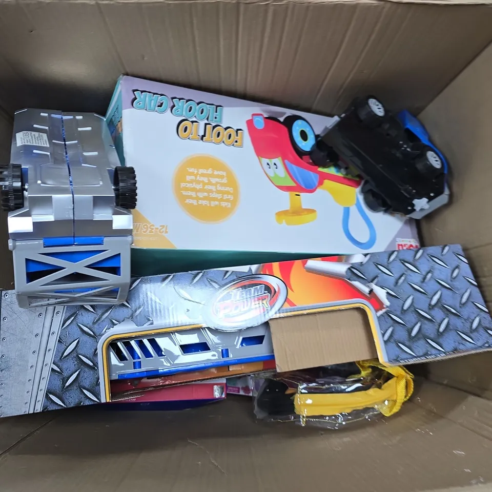 LARGE BOX OF APPROX 5 ASSORTED TOYS AND GAMES 