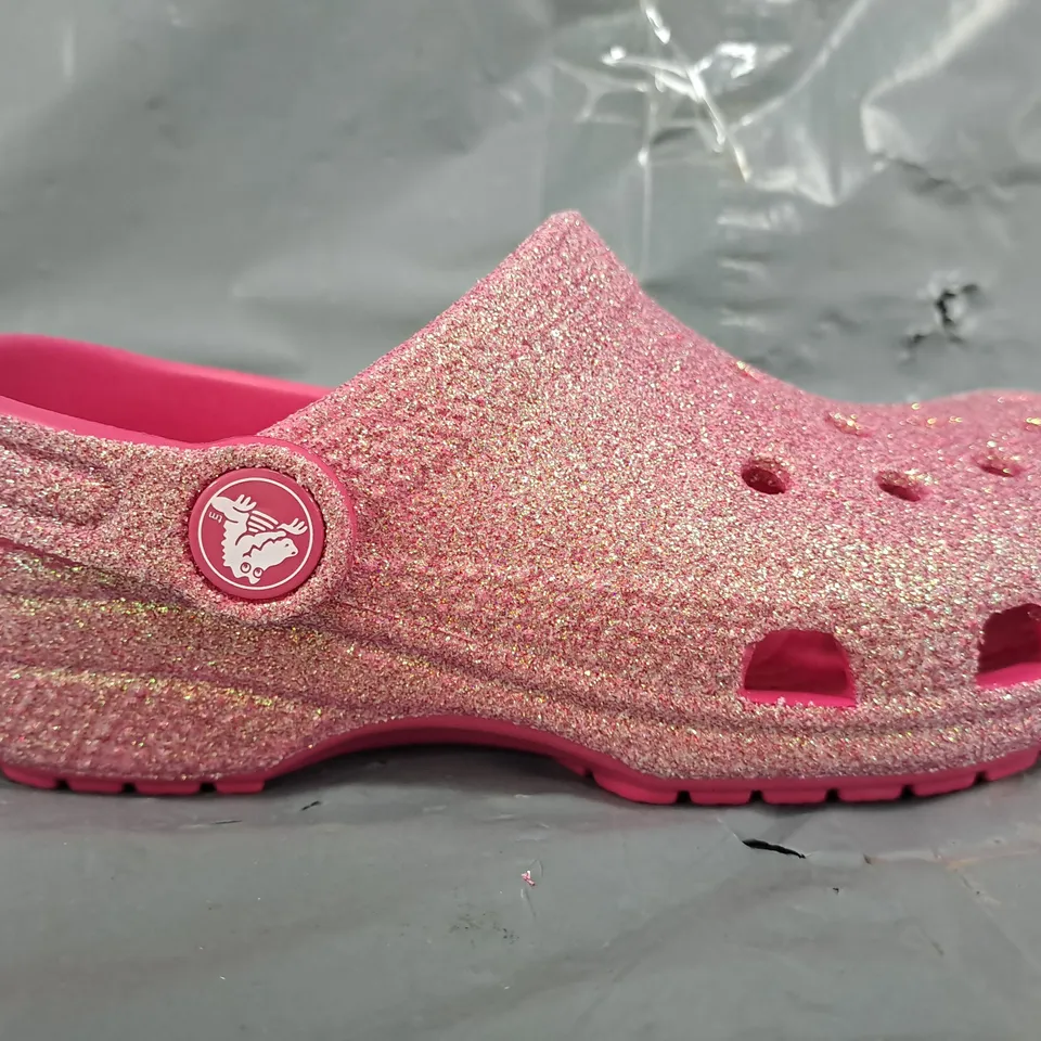 PAIR OF CROCS CLASSIC IRIDESCENT GLITTER CLOGS IN PINK/MULTI SIZE UK C12