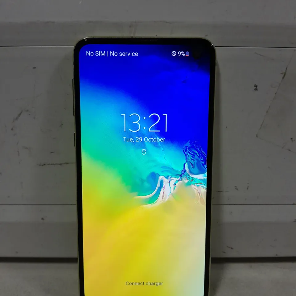 SAMSUNG GALAXY S10E MOBILE PHONE