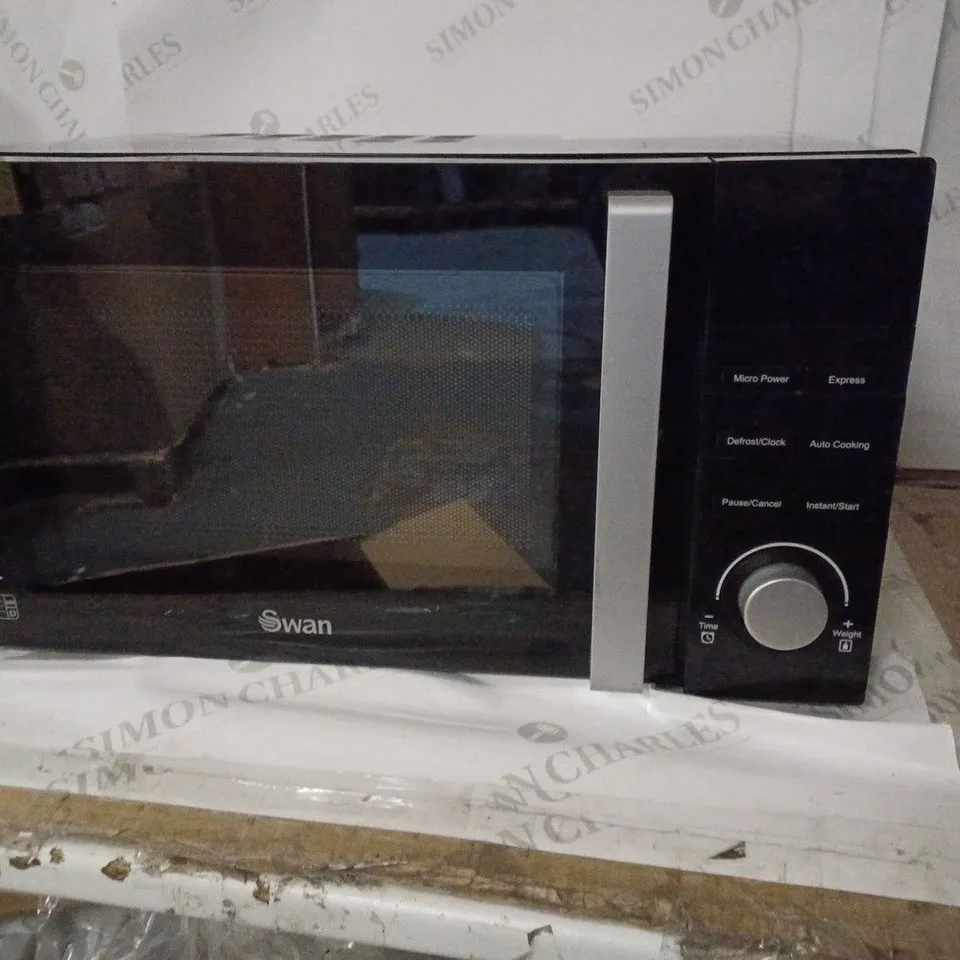 SWAN 23L MICROWAVE IN BLACK RRP £119.99