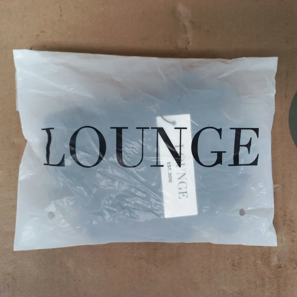 BAGGED LOUNGE ROXANNA SUSPENDER & THONG IN FIG SIZE SMALL