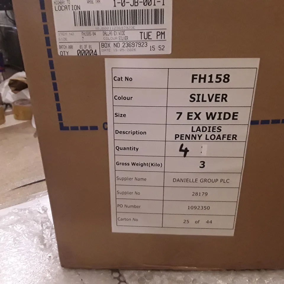 BOXED BRAND NEW SIMPLY BE DALLAS EX WIDE SHOES SIZE 7 SILVER COLOUR APPROXIMATELY 4 PAIRS
