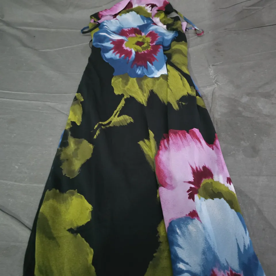 ABERCROMBIE AND FITCH FLORAL DRES - SIZE SMALL