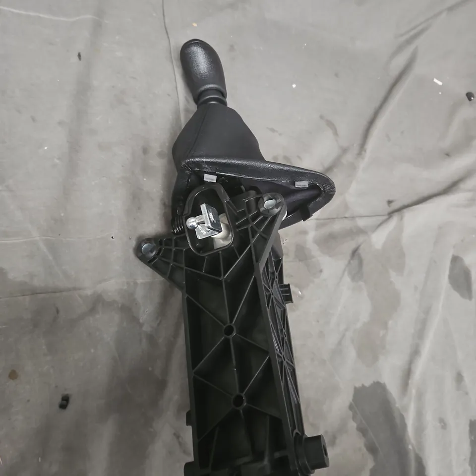 Manual gear shift lever with gaiter (5-speed) – Vehicle Part 