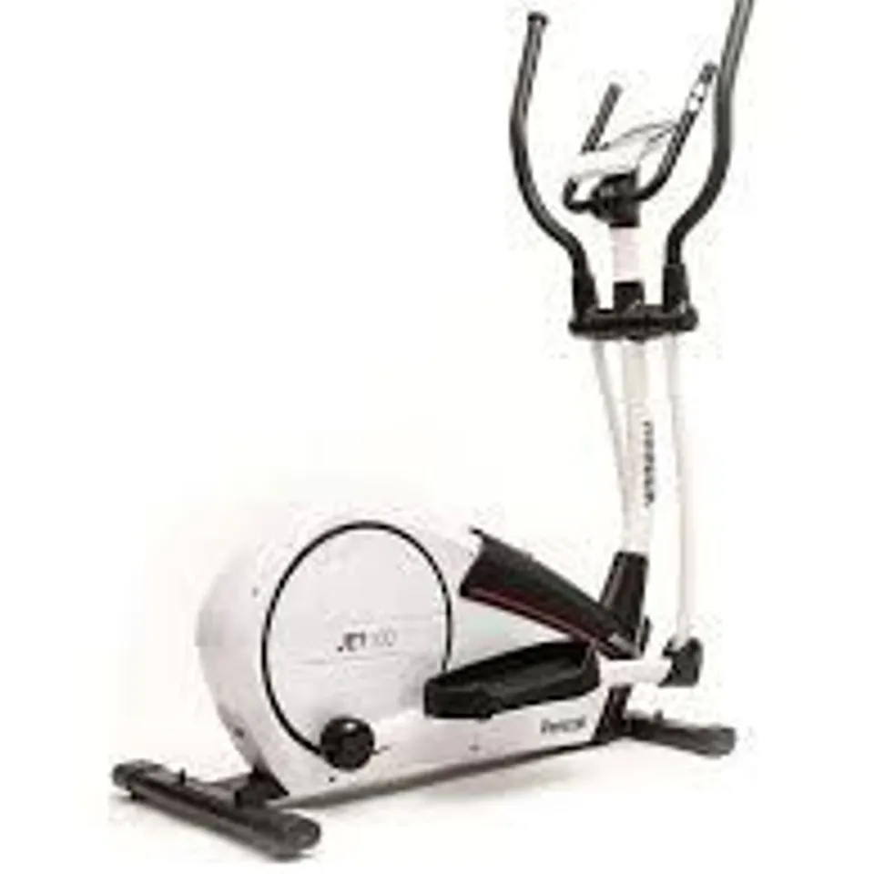 BOXED REEBOK JET 100 CROSS TRAINER IN WHITE  RRP £449