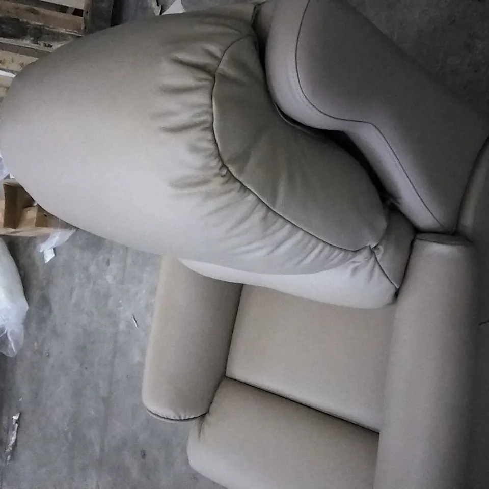 QUALITY BRITISH DESIGNED & MANUFACTURED G PLAN MOCHA LEATHER ARMCHAIR 