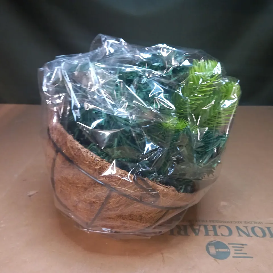 DESIGNER STYLE DECORATIVE FESTIVE FAUX PLANT BASKET