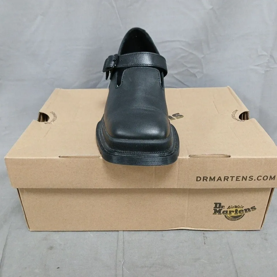 BOXED PAIR OF DR MARTENS SHOES IN BLACK SIZE UK 5
