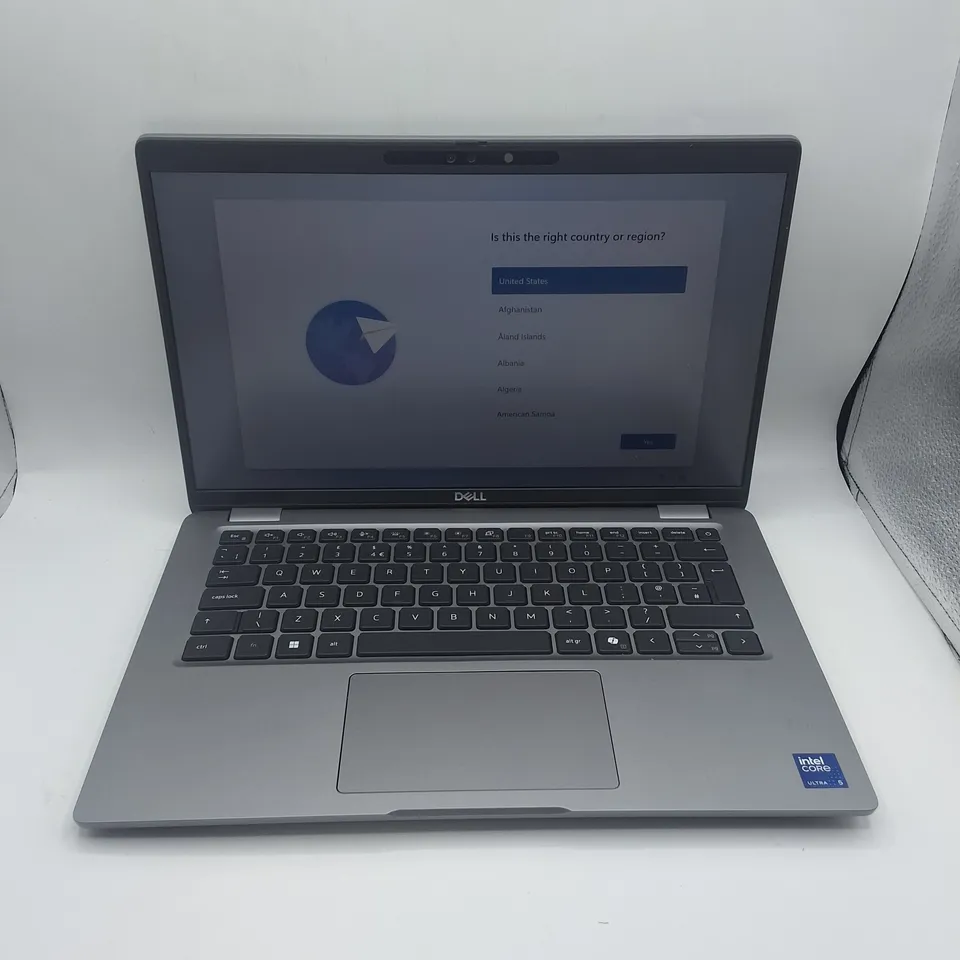 UNBOXED DELL LATITUDE 5450 INTEL ULTRA 5 LAPTOP IN SILVER