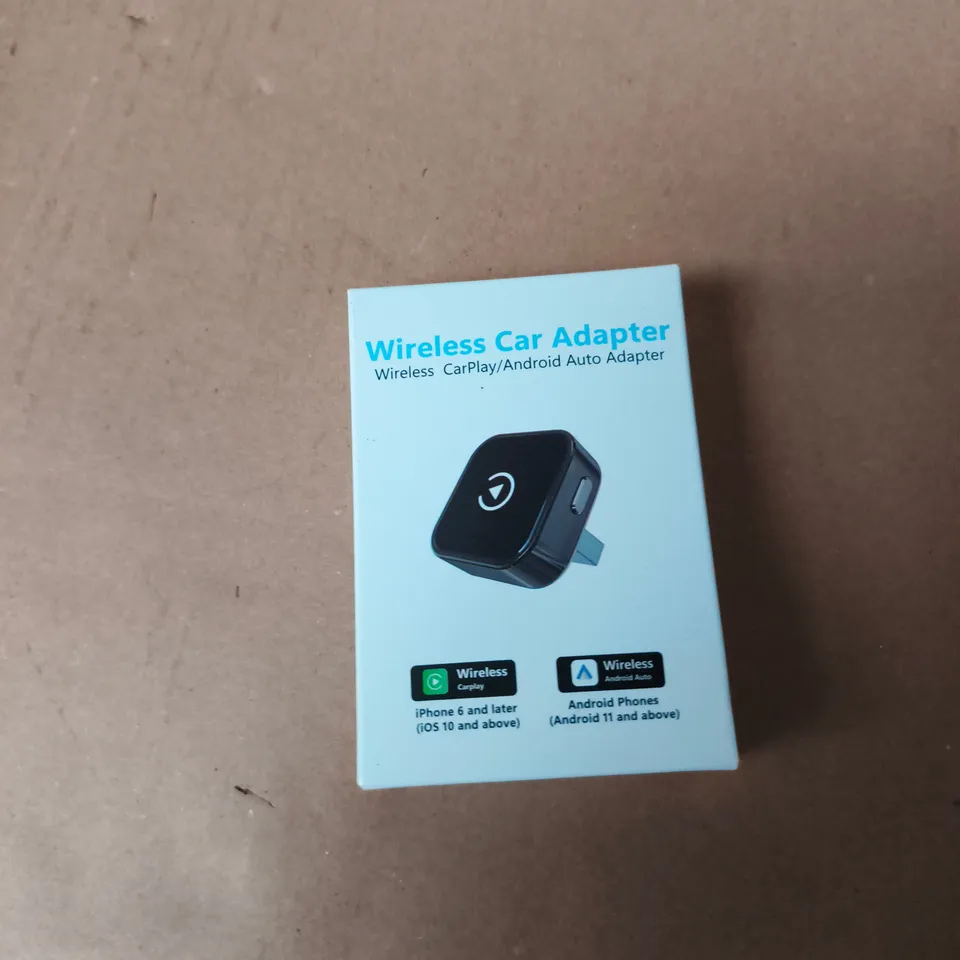 TOTE OF APPROXIMATELY 10 ASSORTED AUTO PARTS TO INCLUDE: WIRELESS CARPLAY ADAPTER