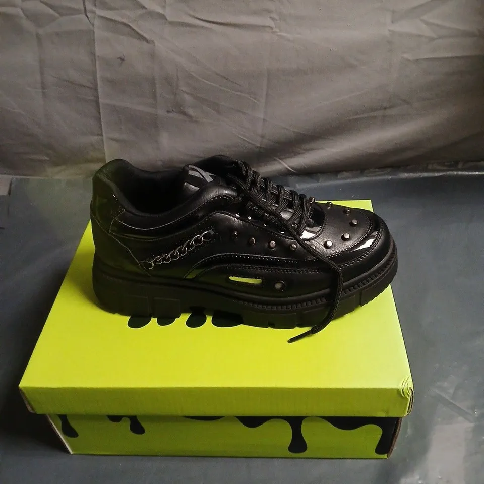 KOI KIDZ BLACK PATENT LEATHER PLATFORM SNEAKERS WITH STUDS – FASHION TRAINERS, SIZE 2