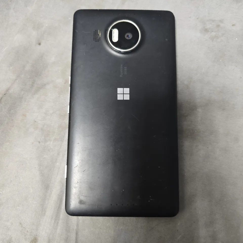 MICROSOFT LUMIA 950 XL RM-1085 IN BLACK