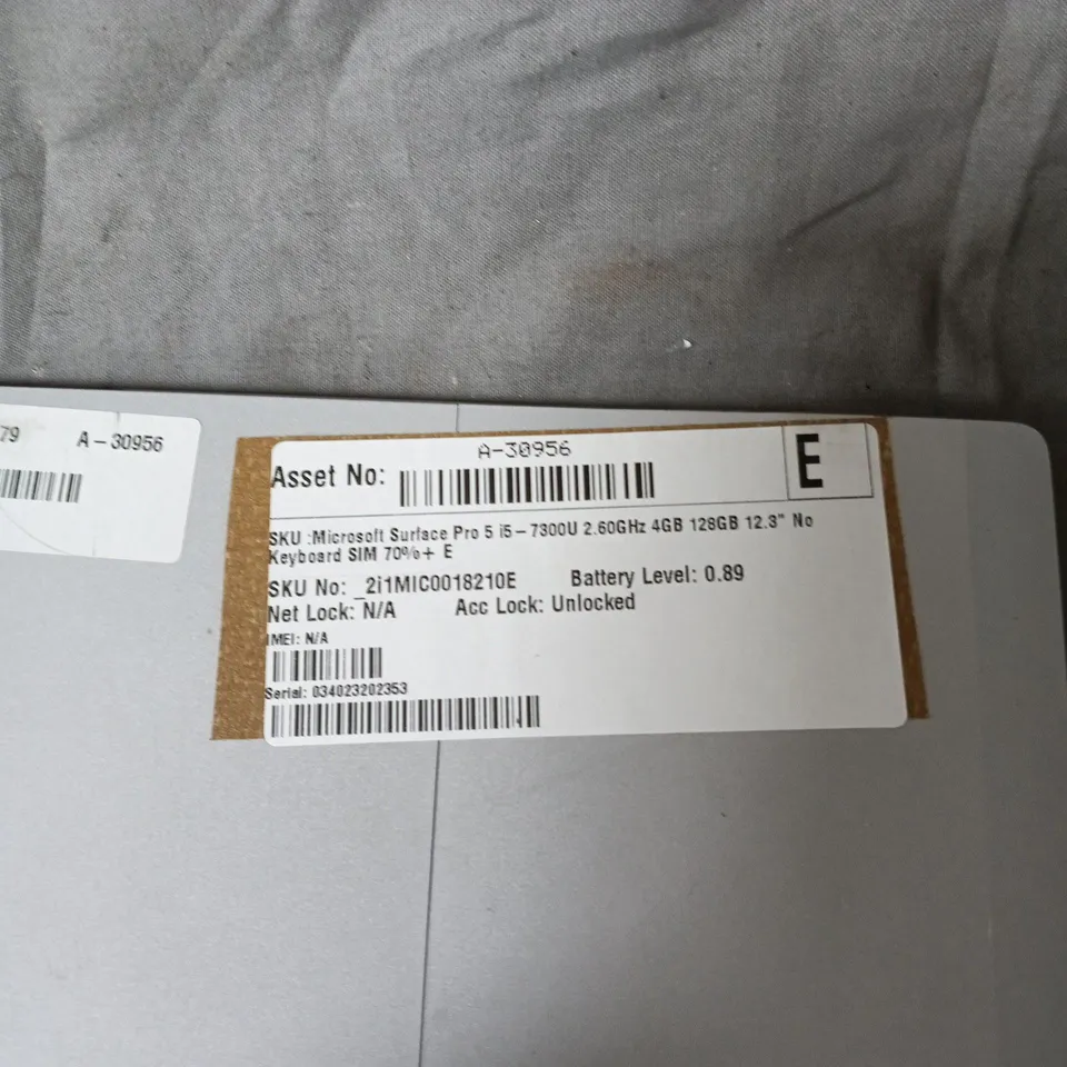 MICROSOFT SURFACE PRO 5 TABLET – I5-7300U, 4GB RAM, 128GB, 12.3" DISPLAY, SILVER - DAMAGED SCREEN