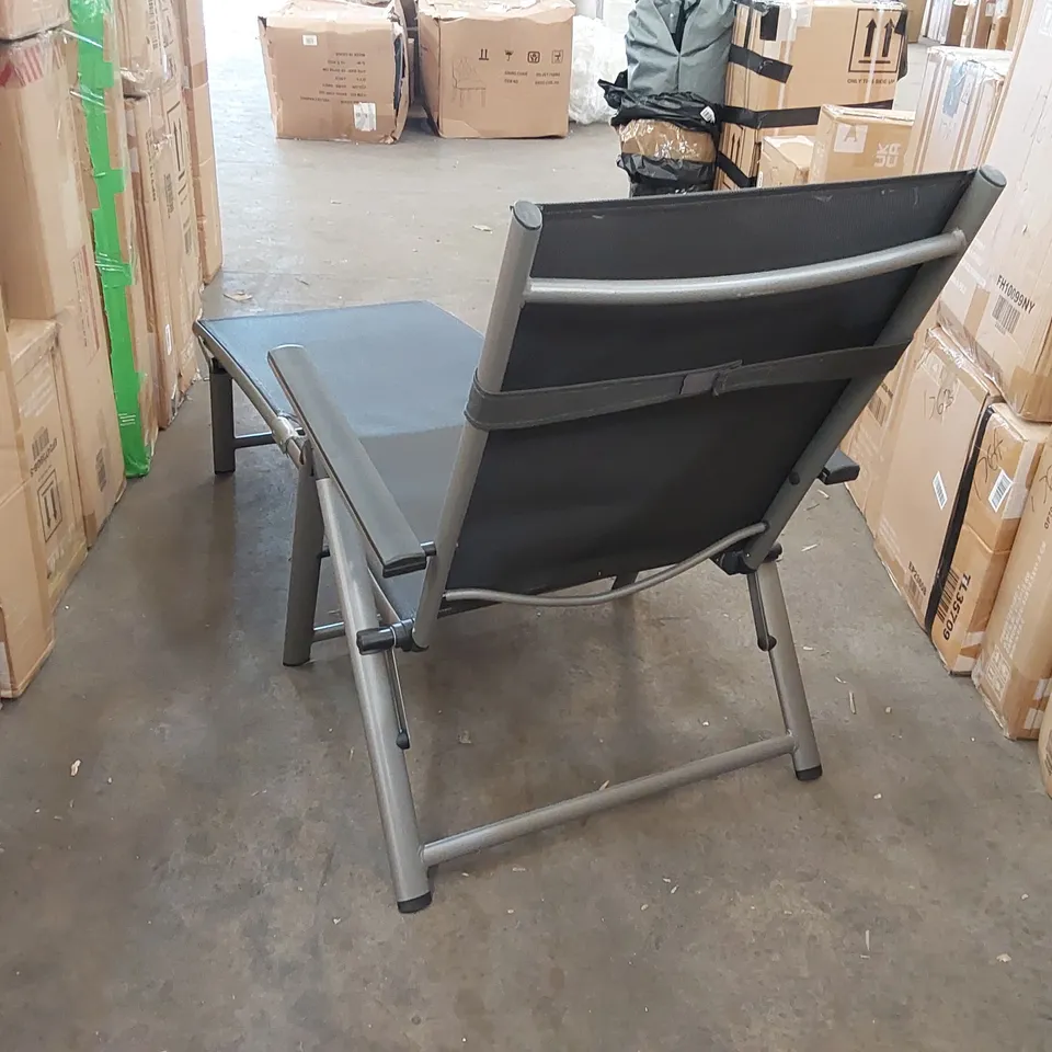 BOXED FOLDING PORTABLE SUN LOUNGER IN GREY 