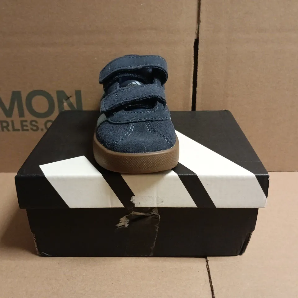BOXED PAIR OF ADIDAS INFANT VL COURT 3.0 TRAINERS IN NAVY/SKY BLUE SIZE UK 6