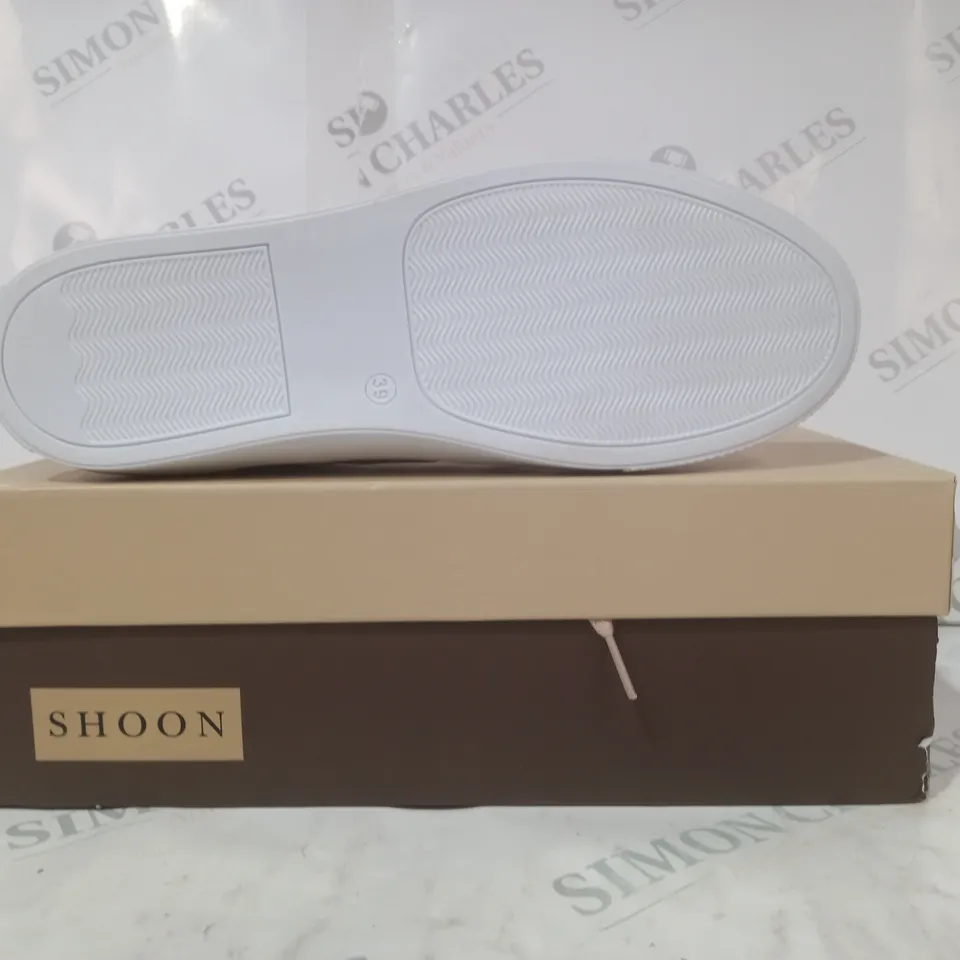 BOXED PAIR OF SHOON LACE UP TRAINERS IN PINK/METALLIC ROSE GOLD SIZE 6