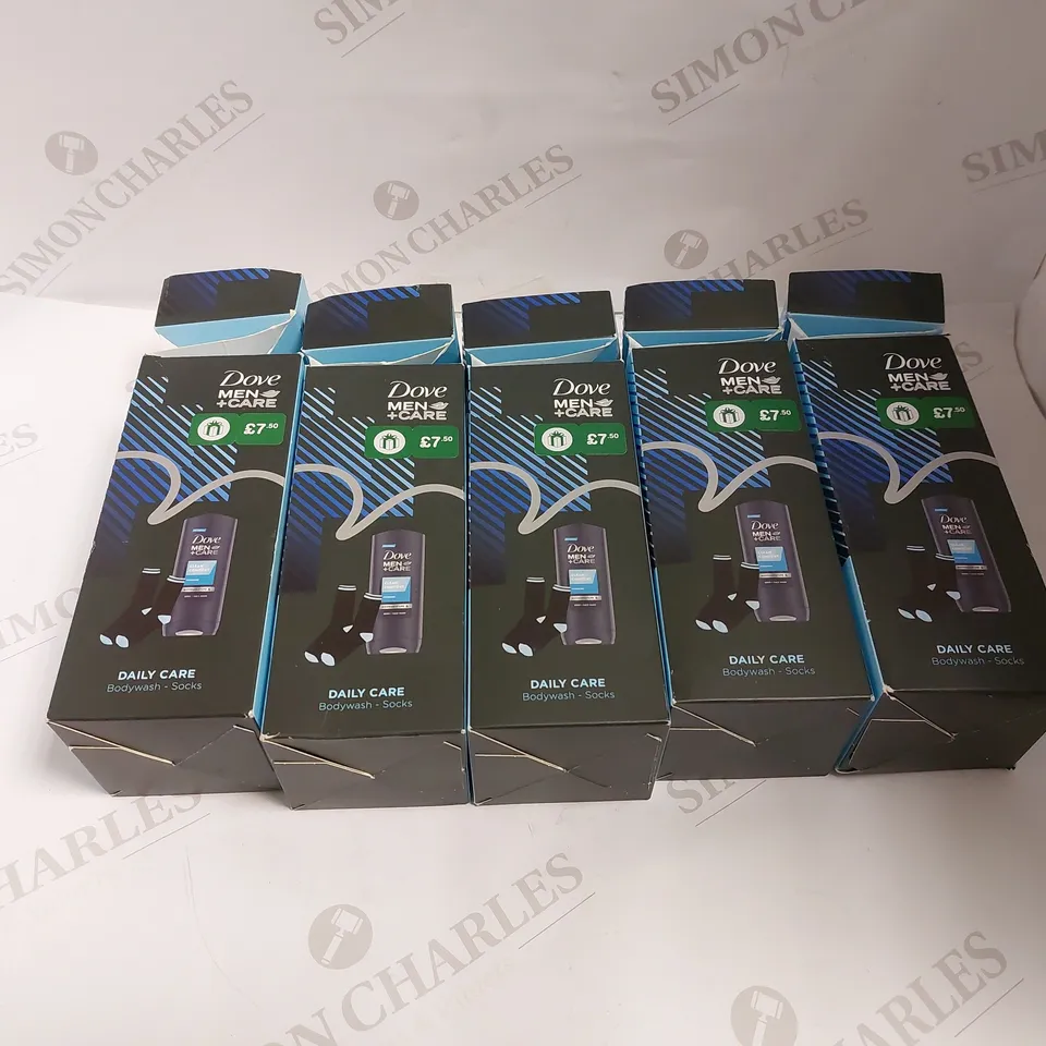 LOT OF APPROXIMATELY 10 COSMETIC GIFTSET TO INCLUDE FCUK SPORTS DUO, FCUK ONE OF EACH, AND DOVE DAILY CARE ETC.