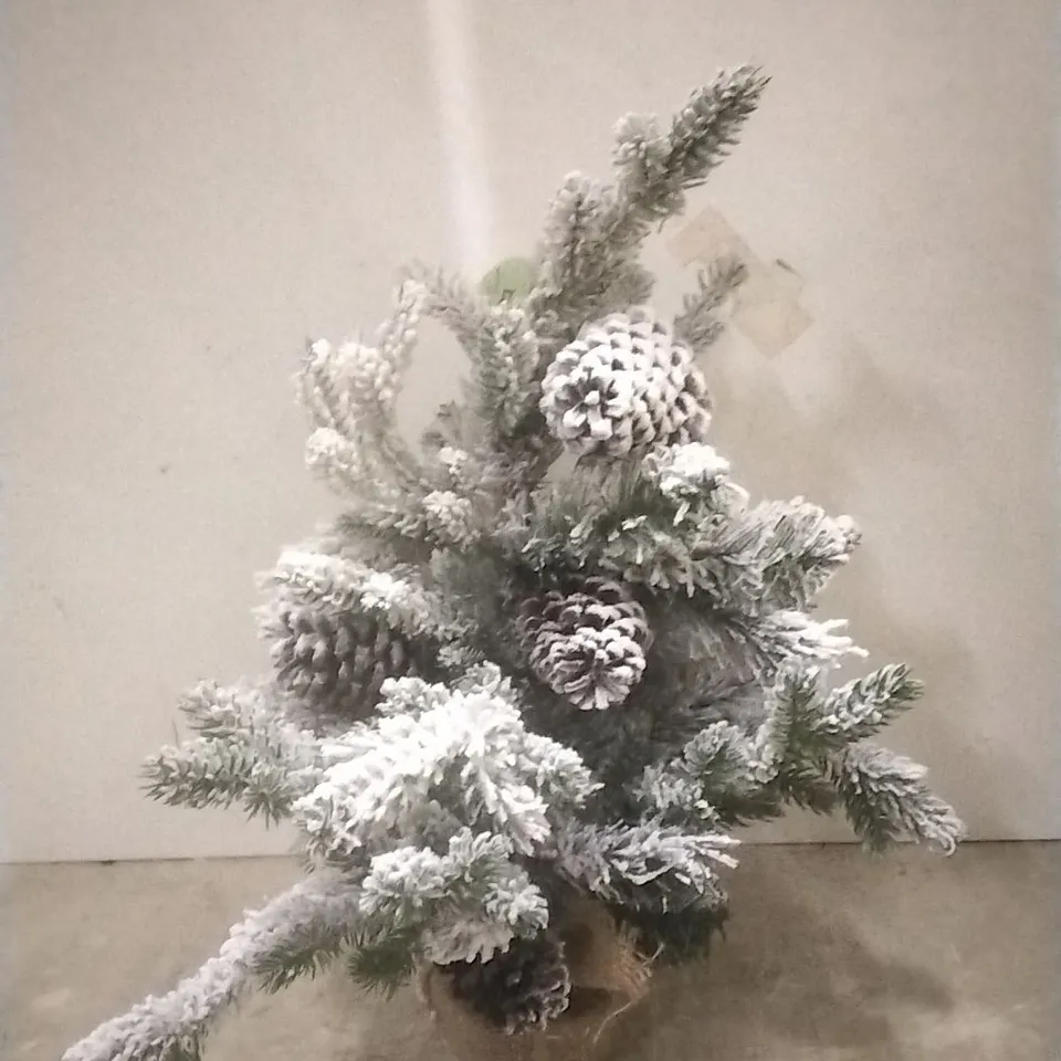 BOXED DORCHESTER SNOWY 2FT ARTIFICIAL PINE TREE
