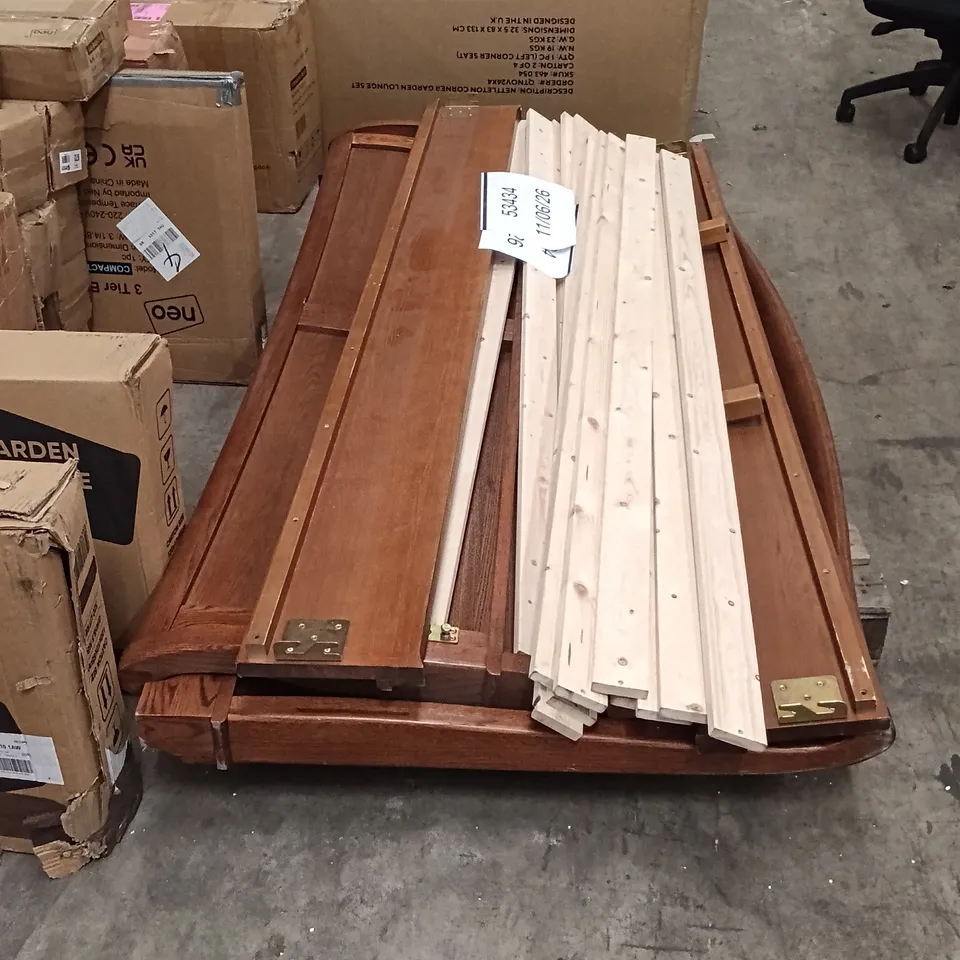 PALLETED BED FRAME - NATURAL/WOOD