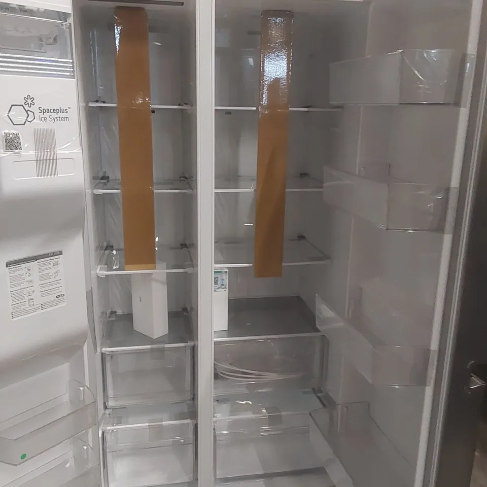 LG GSLC40PYPE AMERICAN FRIDGE FREEZER, SILVER, E RATED, PLUMBED